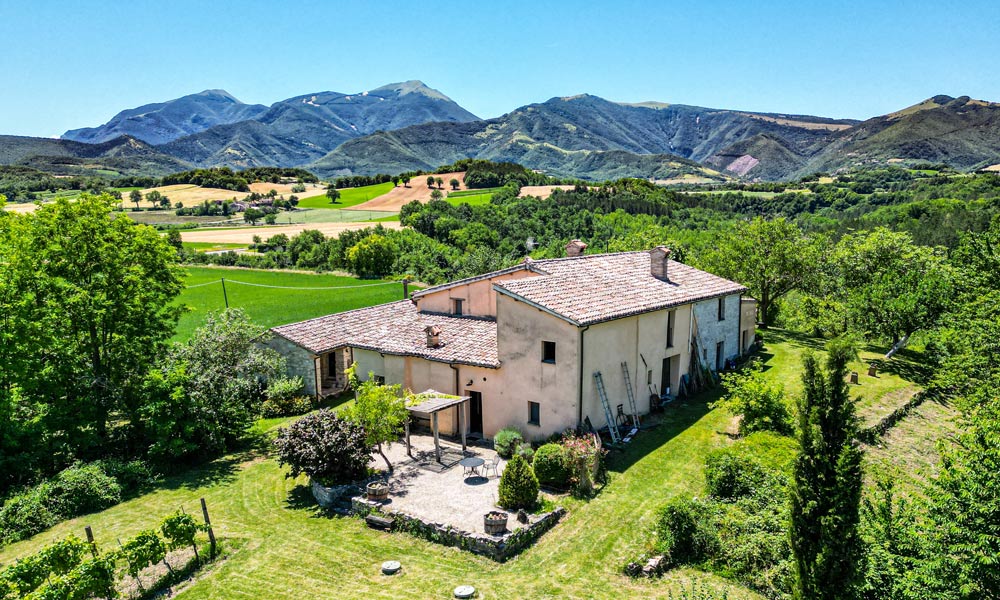 Farmhouse Parish Cagli Marche Italy