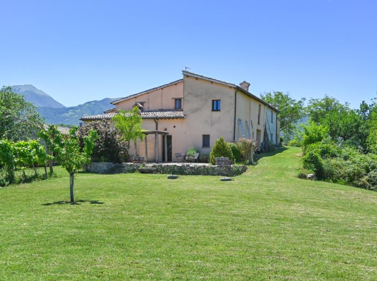 Farmhouse Parish Cagli Marche Italy