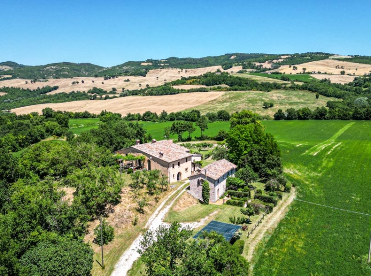 Farmhouse Parish Cagli Marche Italy