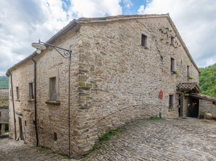 Castle Mercatello Metauro Borgo Marche Italy Agriturismo