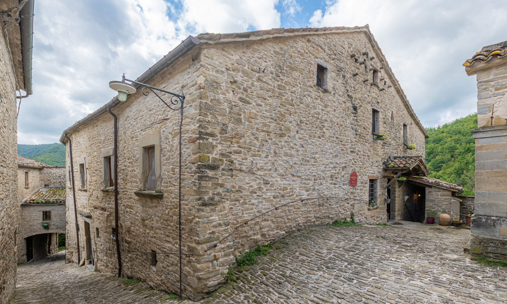 Castle Mercatello Metauro Borgo Marche Italy Agriturismo