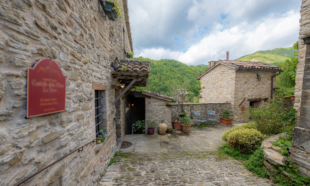 Castle Mercatello Metauro Borgo Marche Italy Agriturismo