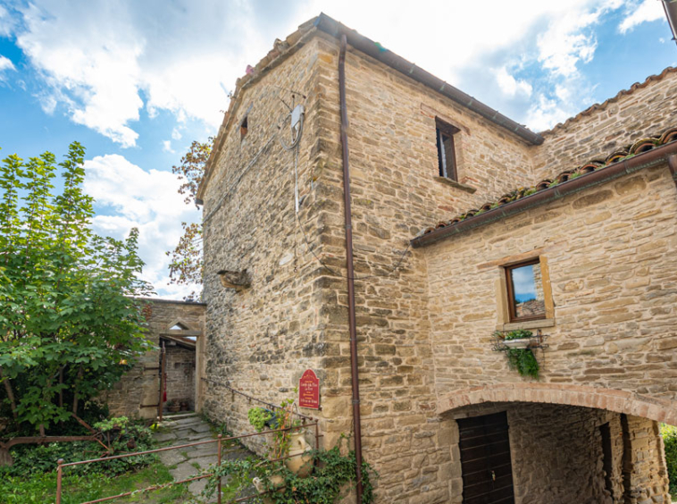 Castle Mercatello Metauro Borgo Marche Italy Agriturismo