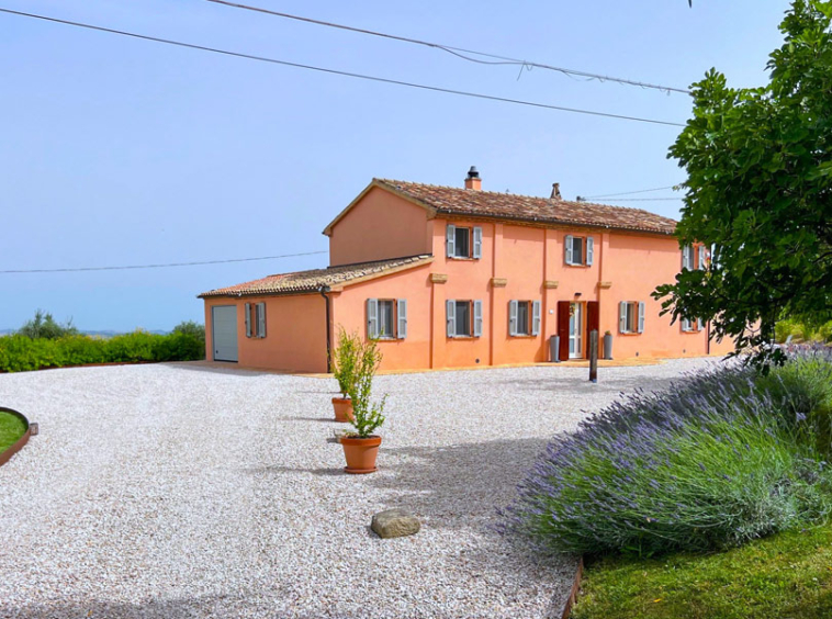 Farmhouse Cartoceto Pesaro Marche Italy