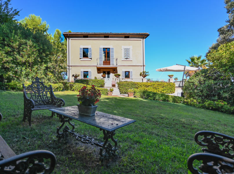 Villa Civitanova Marche Italy Seaview Pool