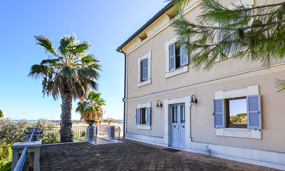 Villa Civitanova Marche Italy Seaview Pool