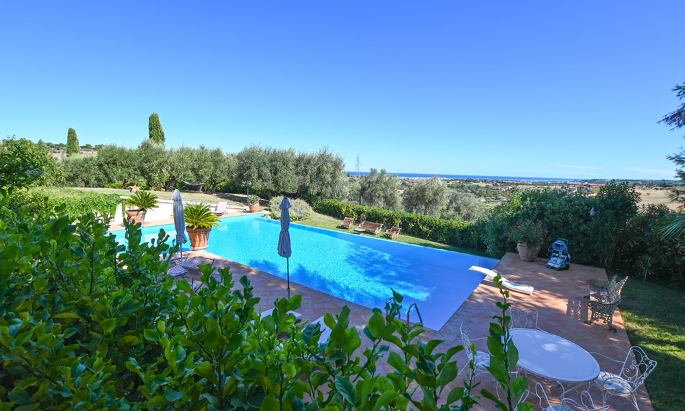 Villa Civitanova Marche Italy Seaview Pool