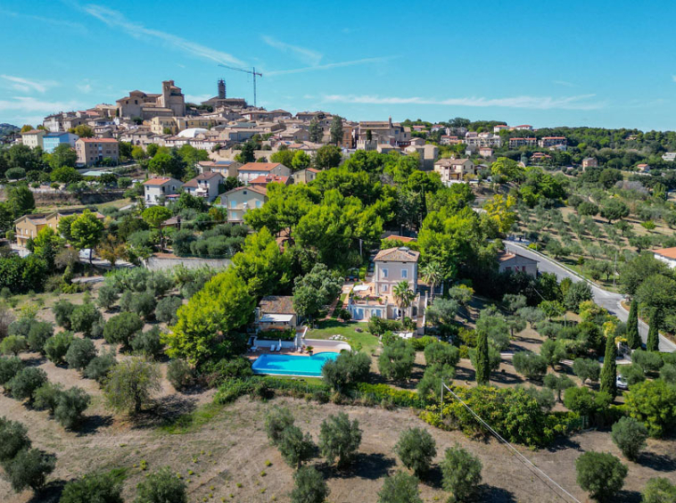 Villa Civitanova Marche Italy Seaview Pool