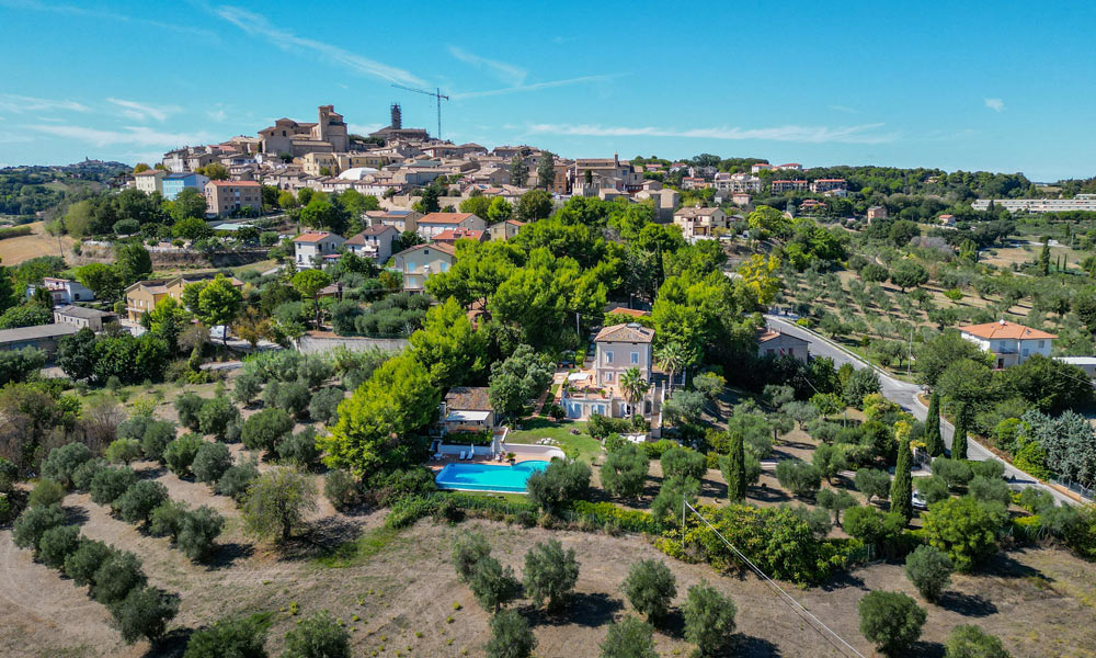 Villa Civitanova Marche Italy Seaview Pool