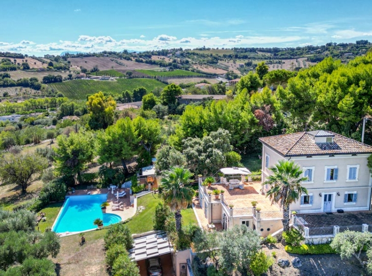 Villa Civitanova Marche Italy Seaview Pool