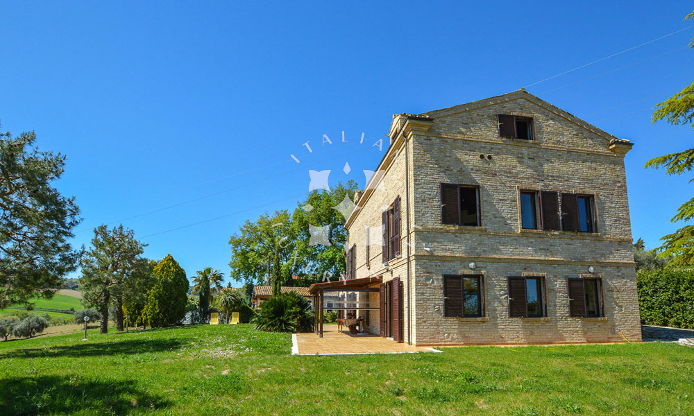 Farmhouse Lapedona Fermo Marche Italy Panorama