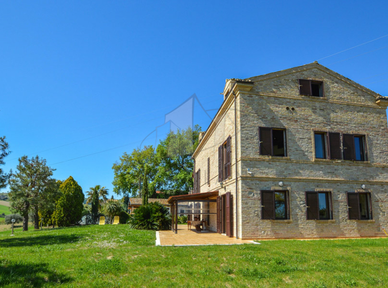 Farmhouse Lapedona Fermo Marche Italy Pool