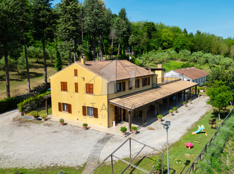 Agriturismo Ponzano Fermo Marche Italy Panorama Pool