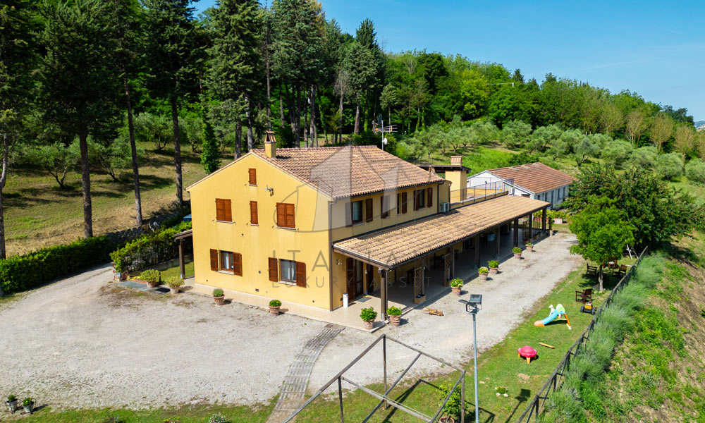 Agriturismo Ponzano Fermo Marche Italy Panorama Pool