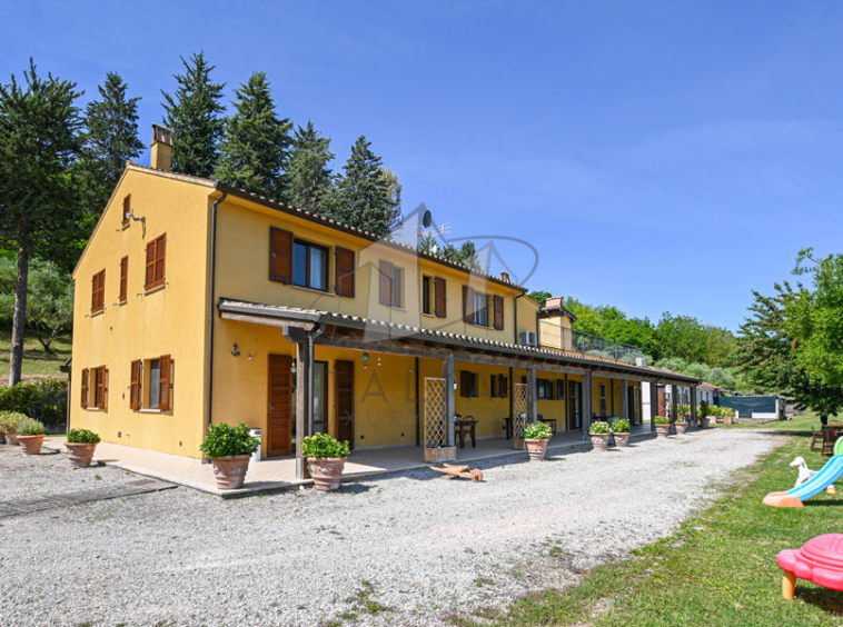 Agriturismo Ponzano Fermo Marche Italy Panorama Pool