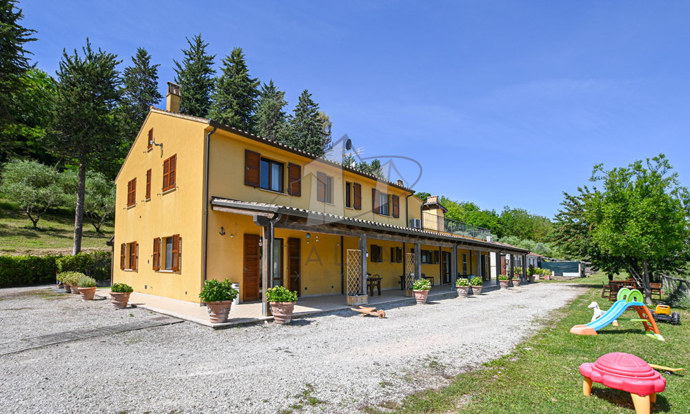Agriturismo Ponzano Fermo Marche Italy Panorama Pool