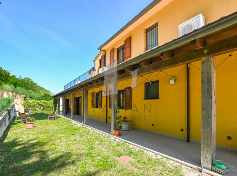 Agriturismo Ponzano Fermo Marche Italy Panorama Pool