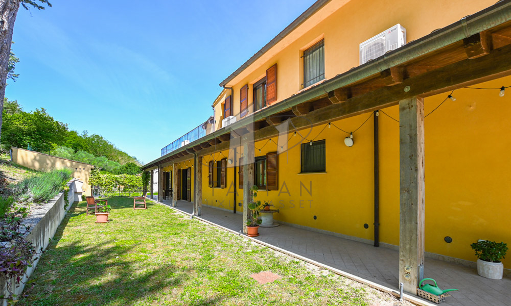 Agriturismo Ponzano Fermo Marche Italy Panorama Pool