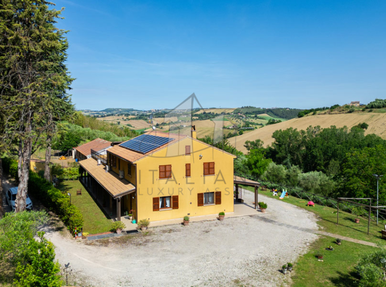 Agriturismo Ponzano Fermo Marche Italy Panorama Pool