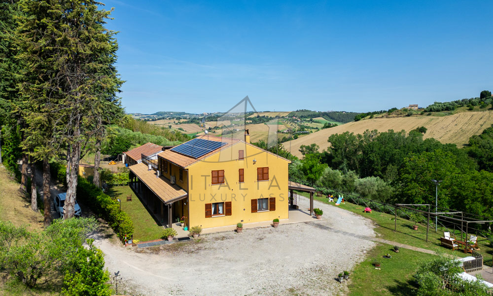 Agriturismo Ponzano Fermo Marche Italy Panorama Pool