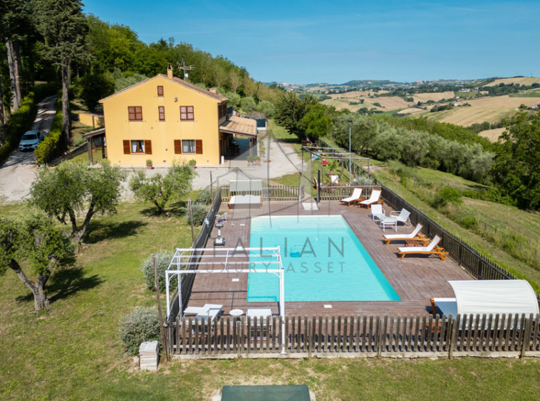Agriturismo Ponzano Fermo Marche Italy Panorama Pool