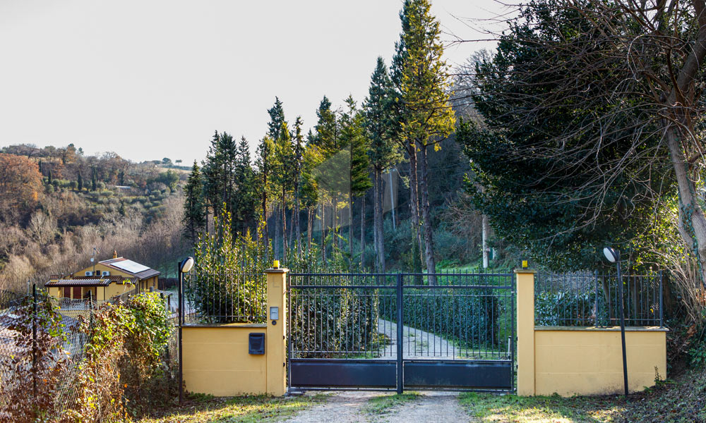 Agriturismo Ponzano Fermo Marche Pool Italy