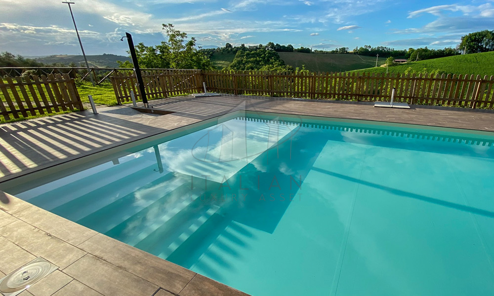 Agriturismo Ponzano Fermo Marche Pool Italy