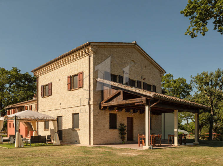 Agriturismo San Lorenzo in Campo Marche Italy Riding Stables