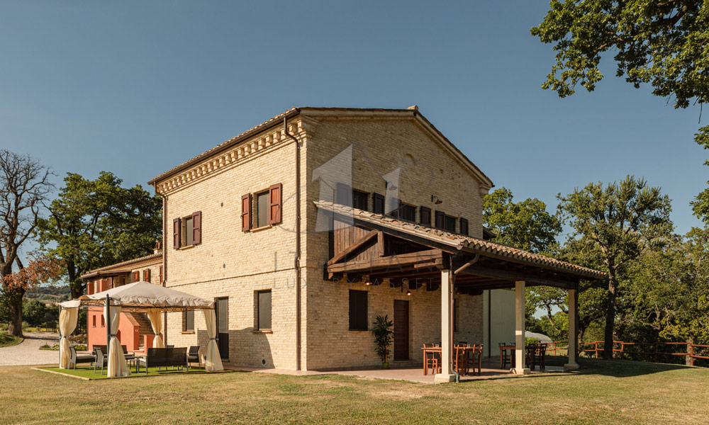 Agriturismo San Lorenzo in Campo Marche Italy Riding Stables