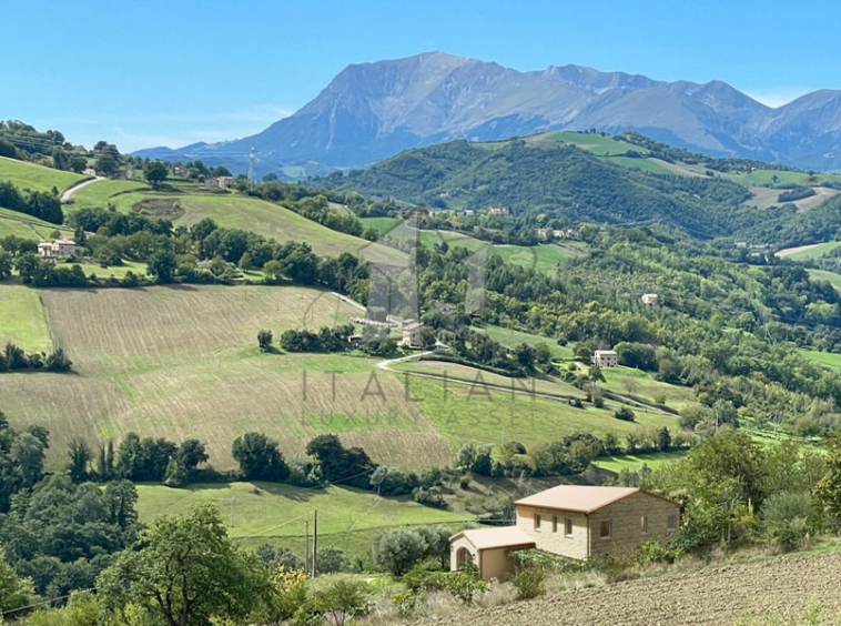 Marche Macerata Monte San Martino Design