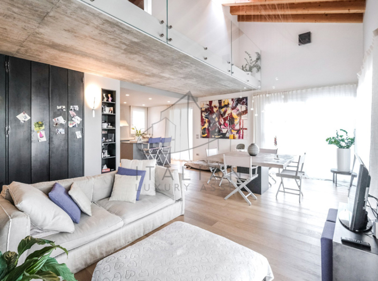 Villa Sommacampagna Verona Veneto Italy Poll