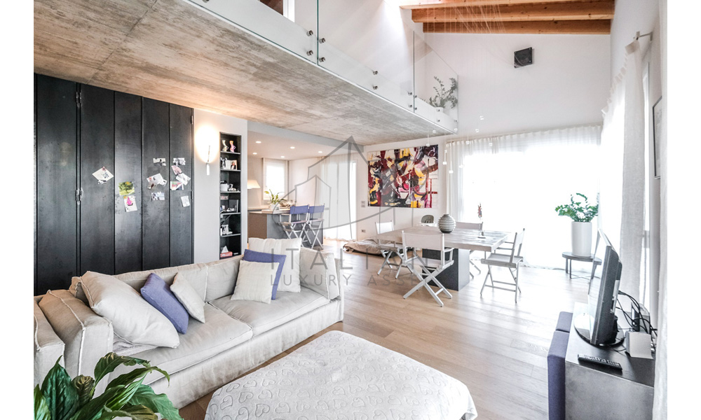 Villa Sommacampagna Verona Veneto Italy Poll