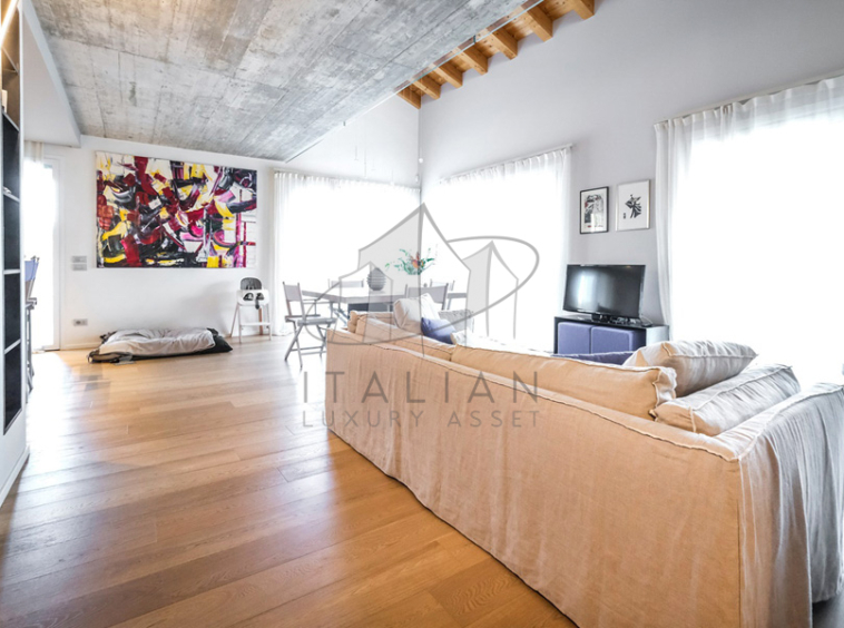 Villa Sommacampagna Verona Veneto Italy Poll