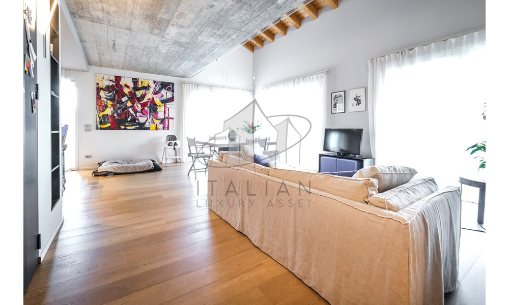 Villa Sommacampagna Verona Veneto Italy Poll