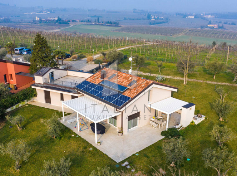 Villa Sommacampagna Verona Veneto Italy Poll