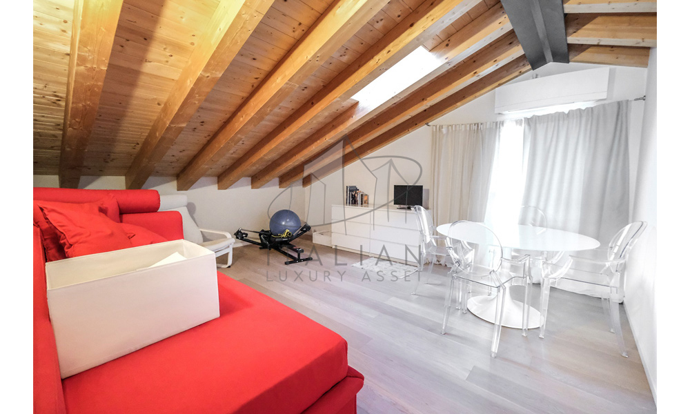Villa Sommacampagna Verona Veneto Italy Poll