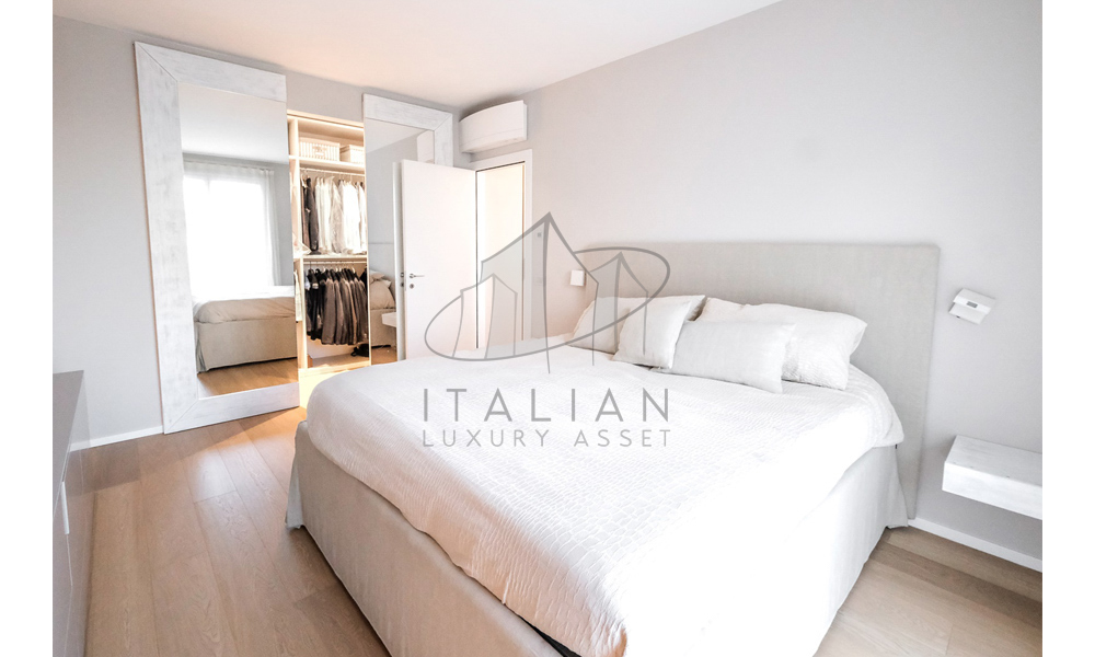Villa Sommacampagna Verona Veneto Italy Poll