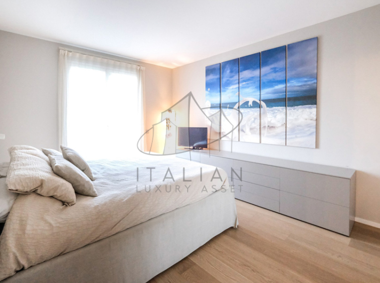 Villa Sommacampagna Verona Veneto Italy Poll