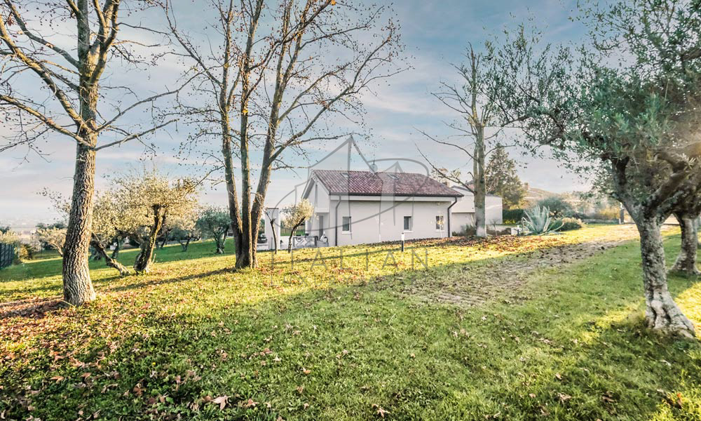 Villa Sommacampagna Verona Veneto Italy Poll