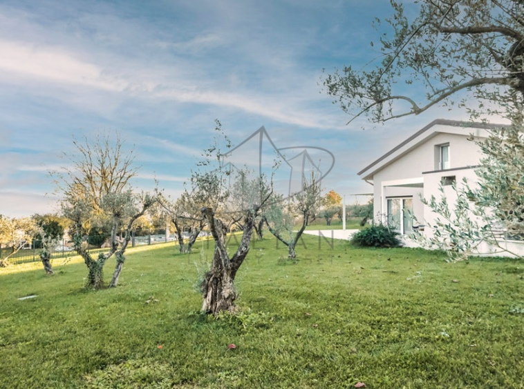 Villa Sommacampagna Verona Veneto Italy Poll