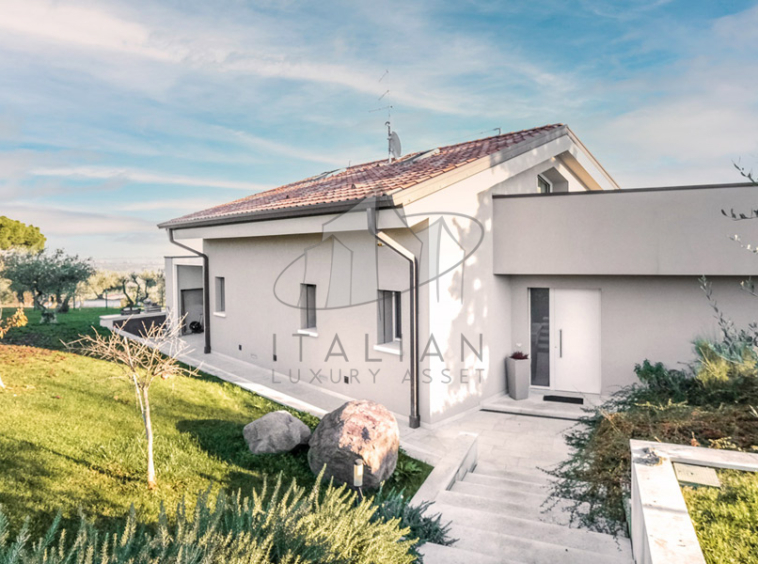 Villa Sommacampagna Verona Veneto Italy Poll