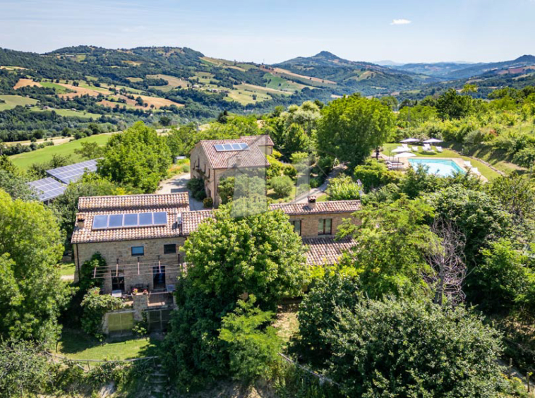 Agriturismo Sarnano Macerata Marche Italy SPA Pool