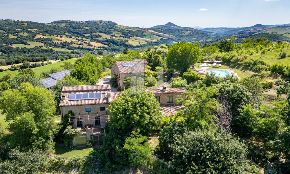 Agriturismo Sarnano Macerata Marche Italy SPA Pool