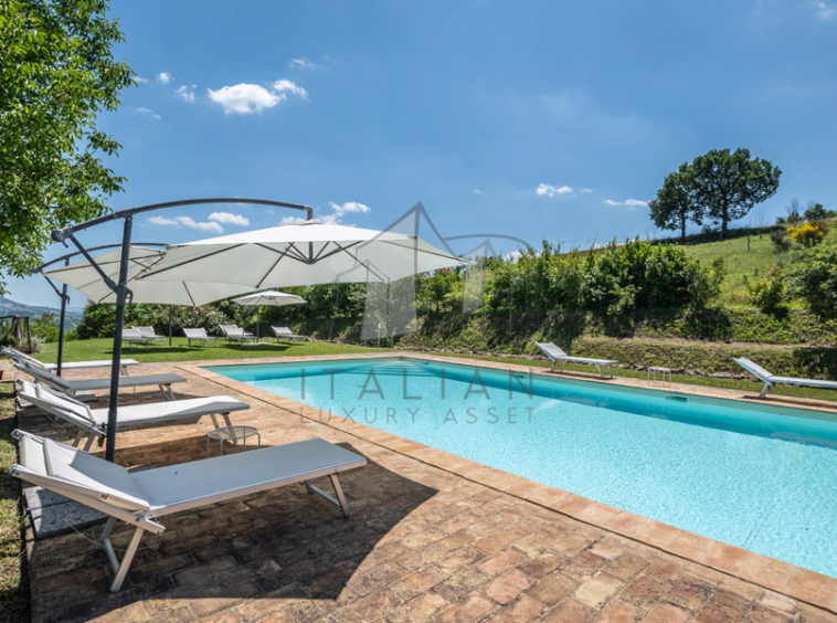 Agriturismo Sarnano Macerata Marche Italy SPA Pool