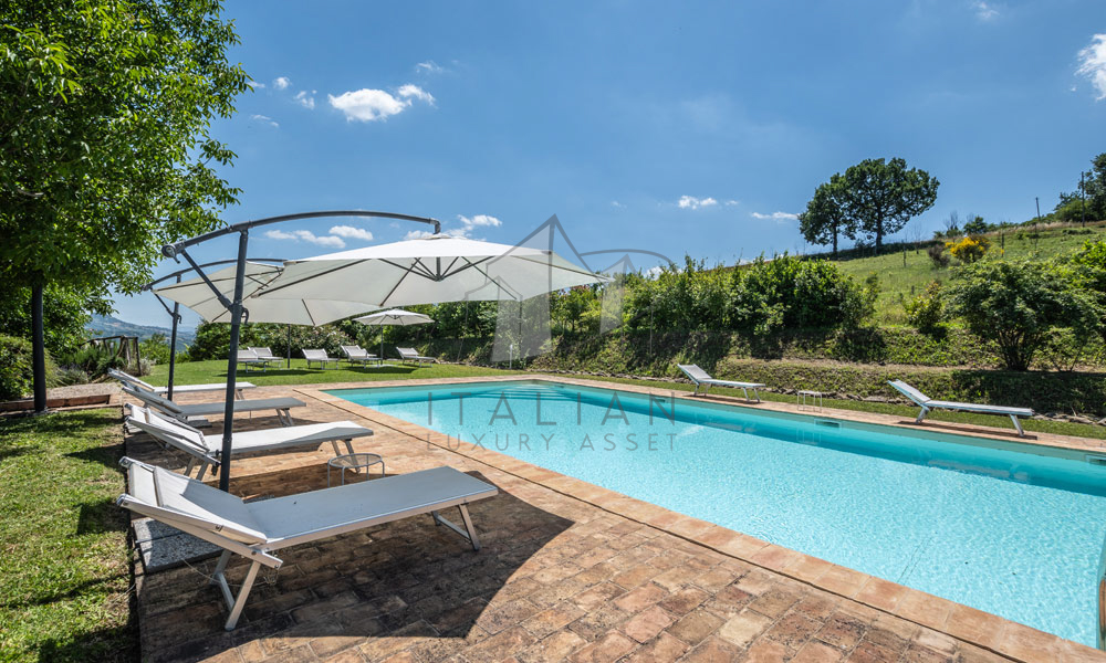 Agriturismo Sarnano Macerata Marche Italy SPA Pool