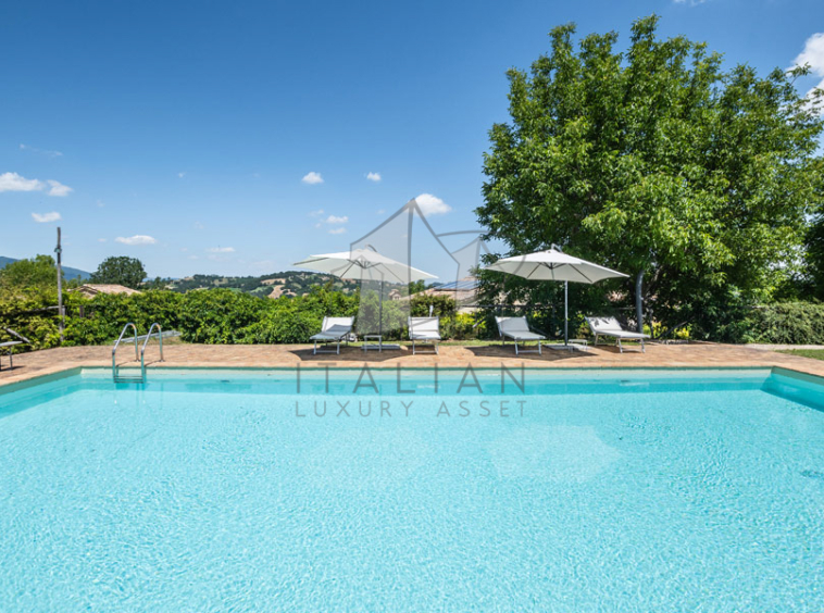 Agriturismo Sarnano Macerata Marche Italy SPA Pool