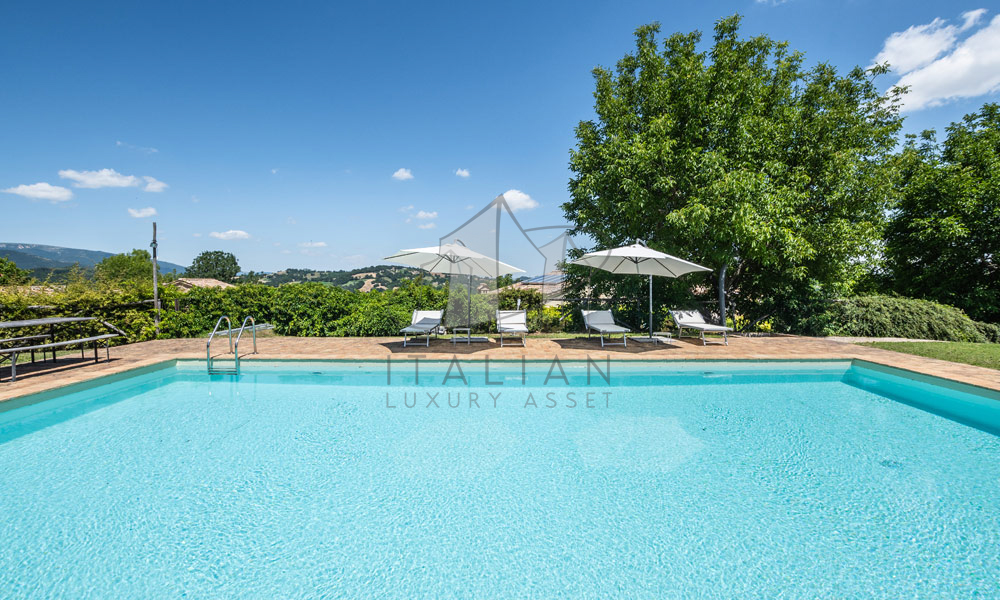 Agriturismo Sarnano Macerata Marche Italy SPA Pool