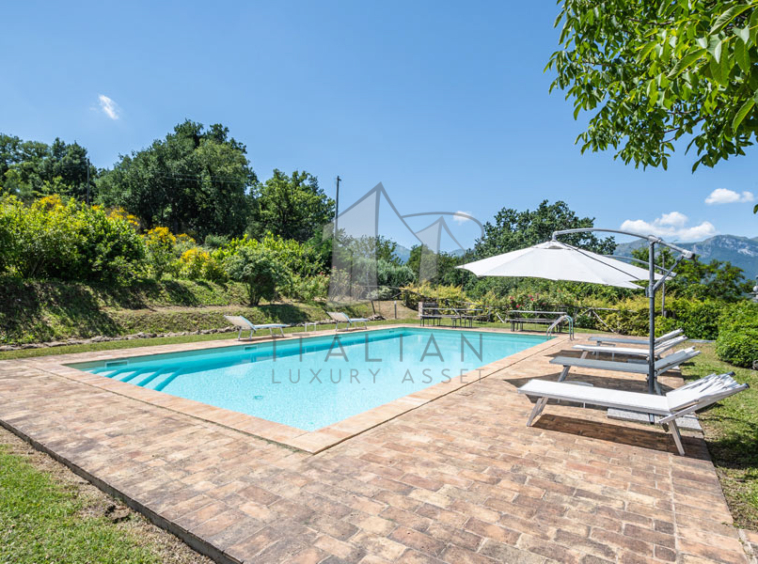 Agriturismo Sarnano Macerata Marche Italy SPA Pool