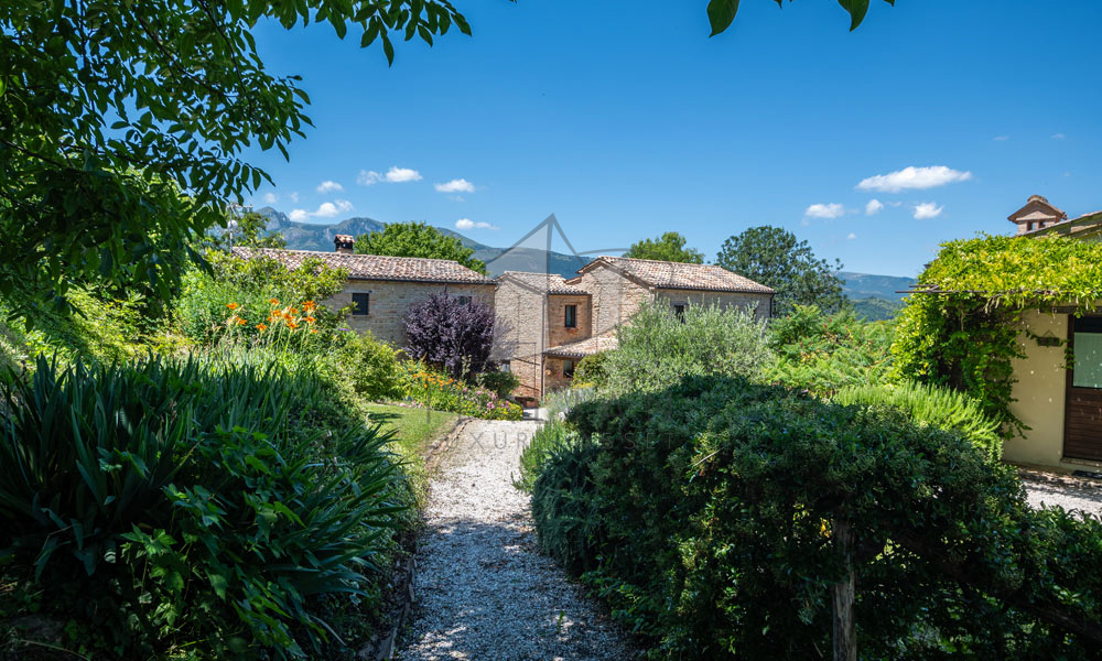 Agriturismo Sarnano Macerata Marche Italy SPA Pool