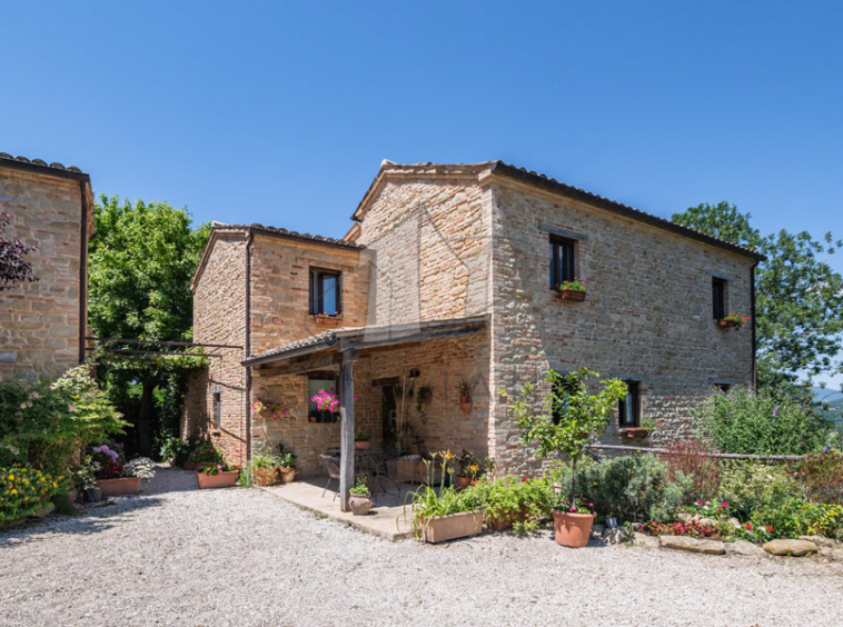 Agriturismo Sarnano Macerata Marche Italy SPA Pool
